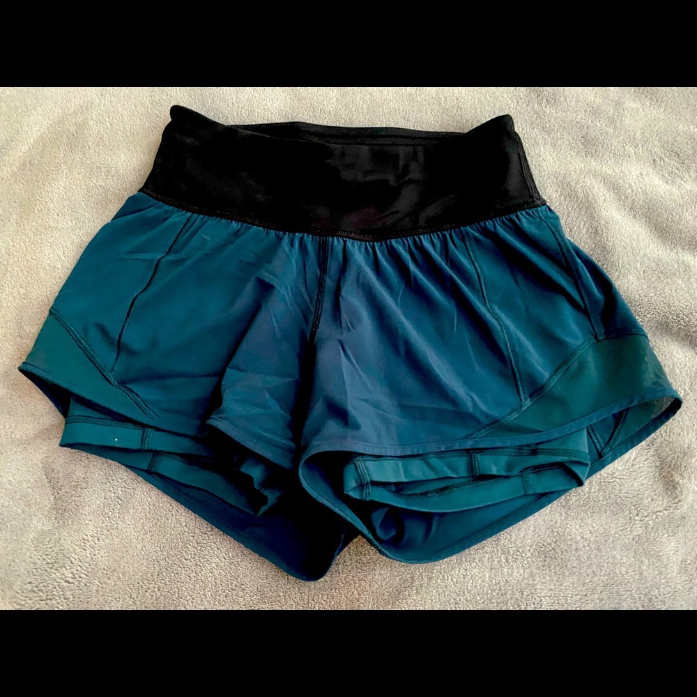 Lululemon Hotty Hot High-Rise Short 2.5"  - Size 2